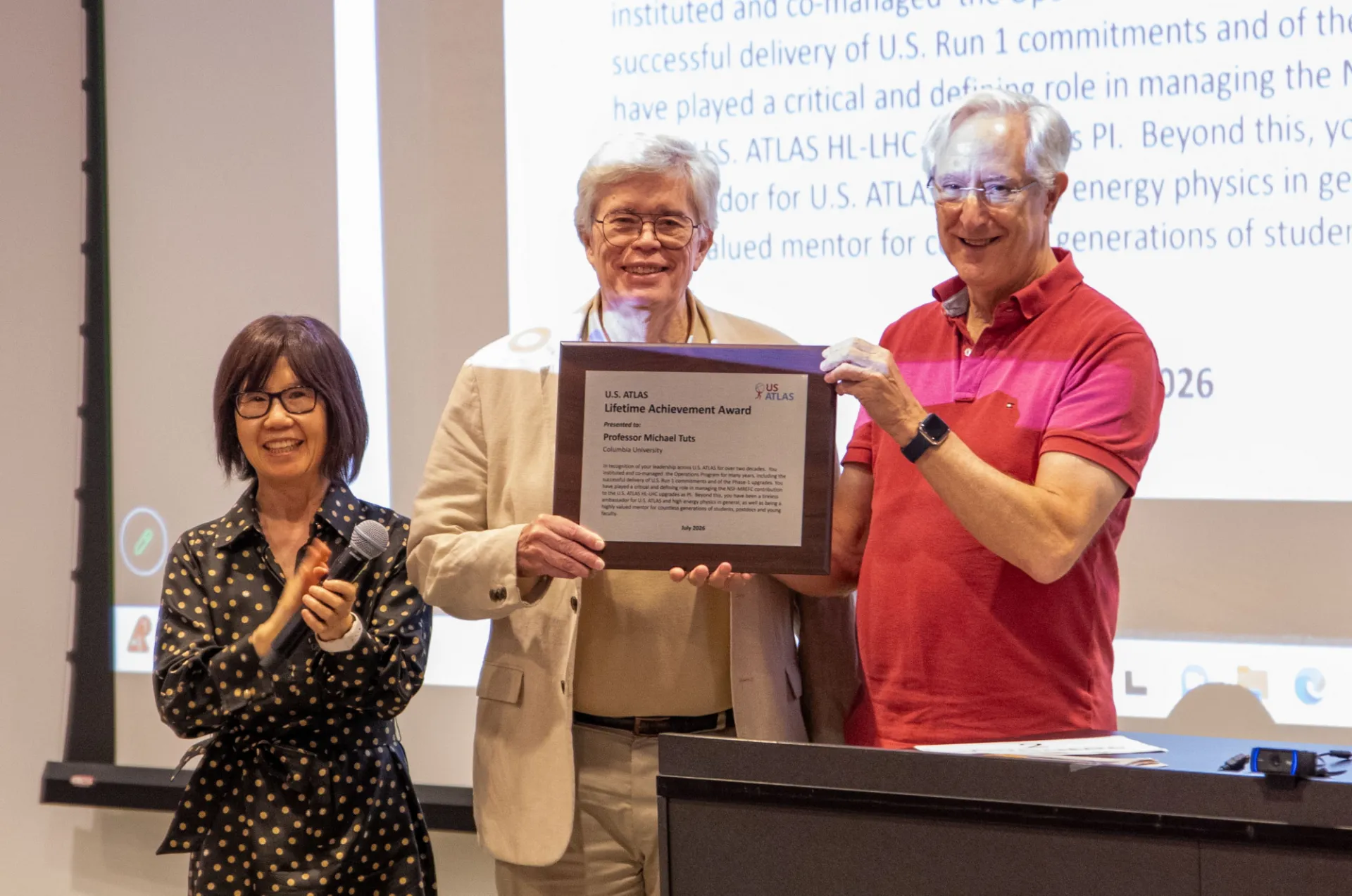 Professor Mike Tuts receiving his lifetime achievement award